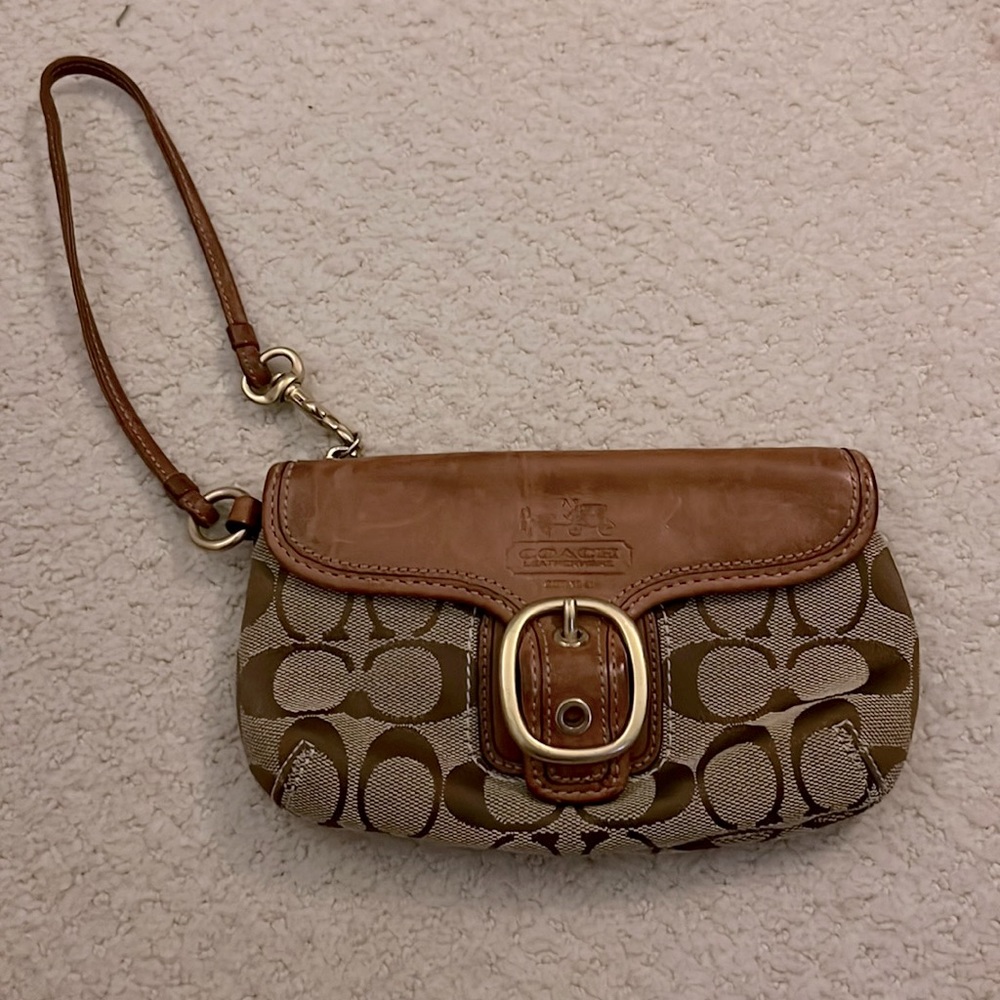 Tan Leather Coach Wristlet Wallet!